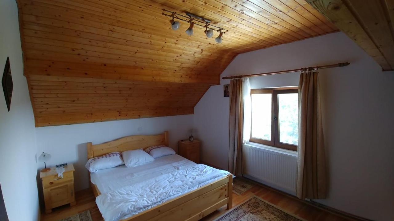 Casa Darius Villa Novaci-Străini Екстериор снимка