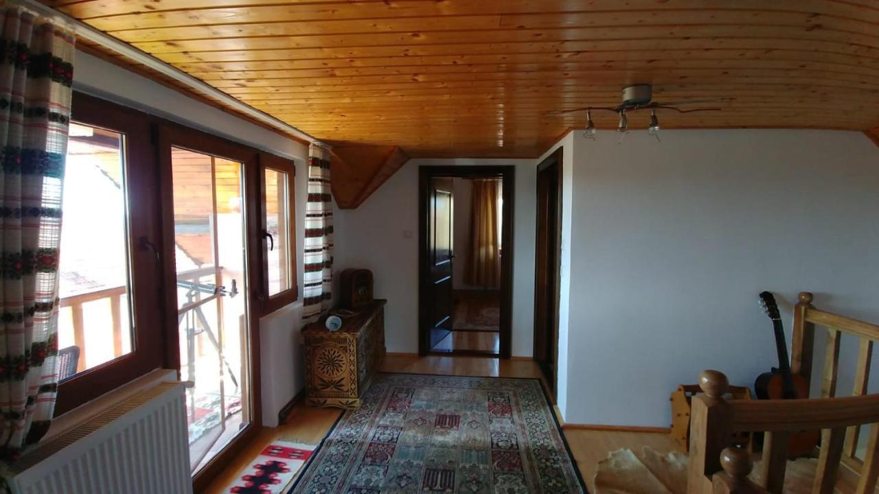 Casa Darius Villa Novaci-Străini Екстериор снимка