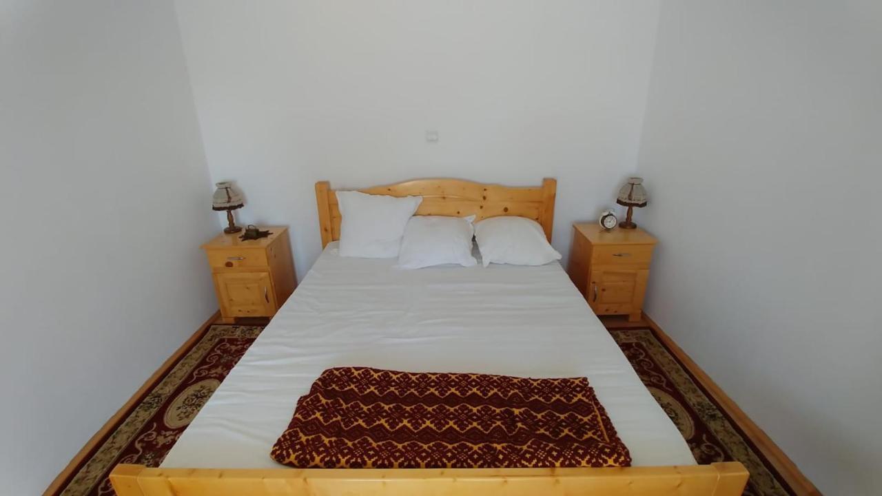 Casa Darius Villa Novaci-Străini Екстериор снимка