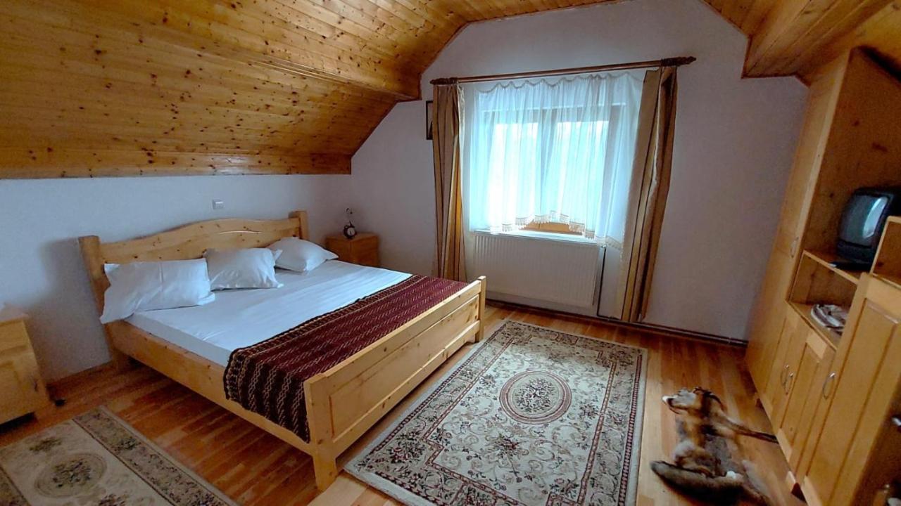 Casa Darius Villa Novaci-Străini Екстериор снимка